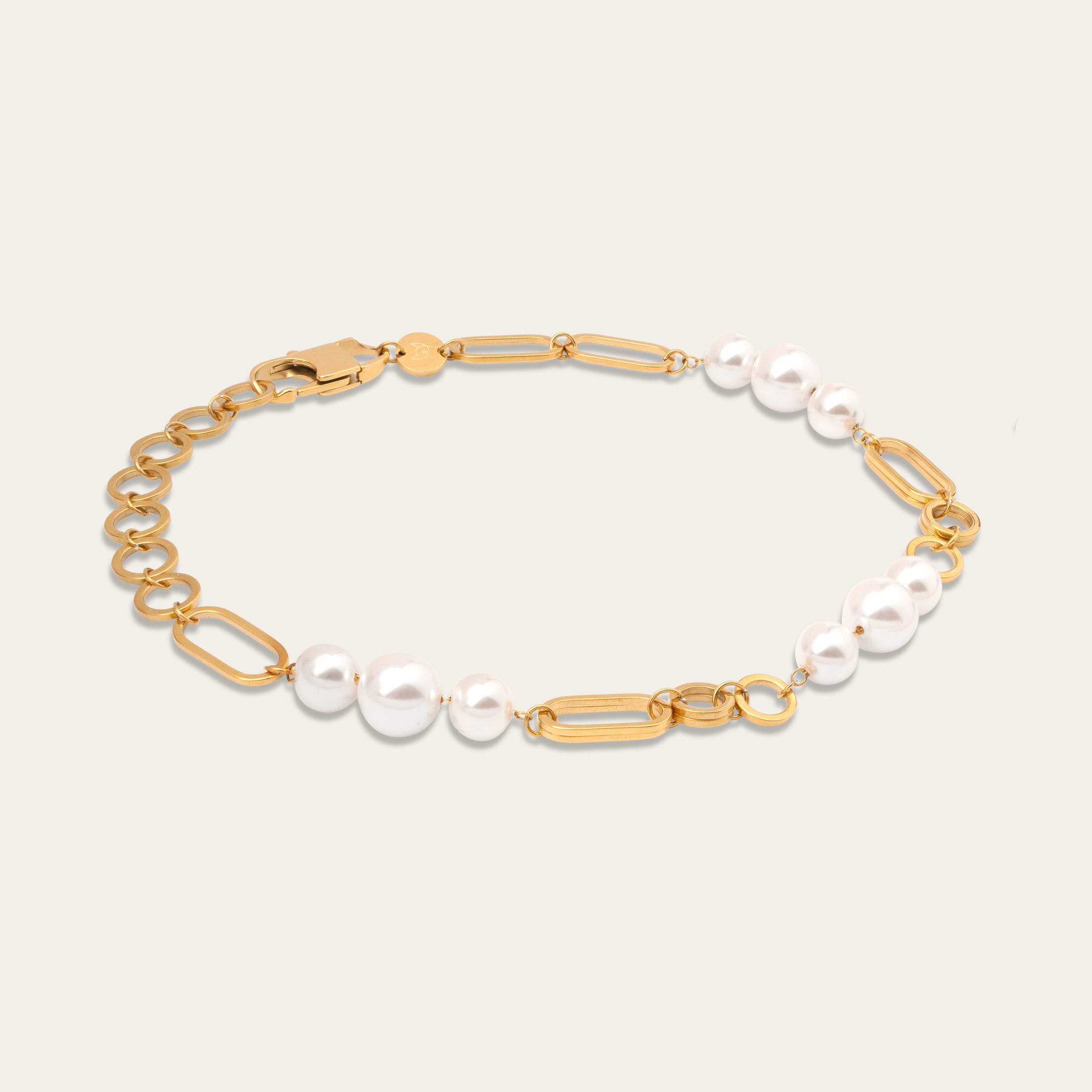 Zoe necklace with pearls in golden jewelry by Furry Muse, an elegant accessory for pet lovers