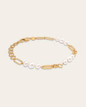 Zoe necklace with pearls in golden jewelry by Furry Muse, an elegant accessory for pet lovers