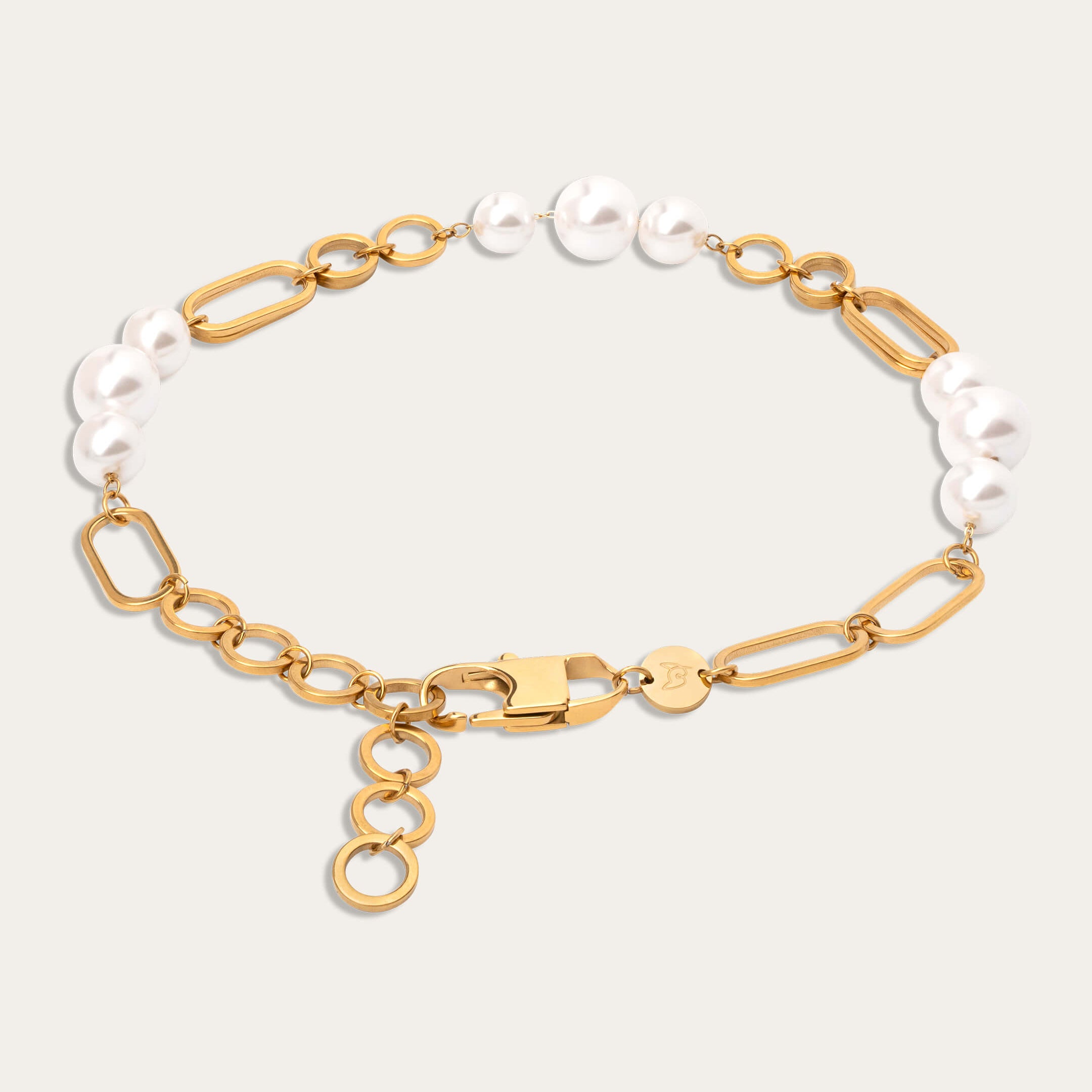 Zoe necklace with pearls in golden jewelry by Furry Muse, an elegant accessory for pet lovers